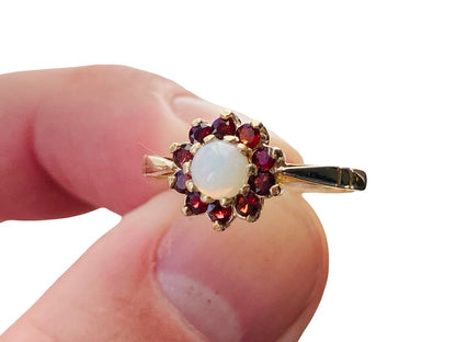 Vintage 9ct Gold Opal & Garnet Ring