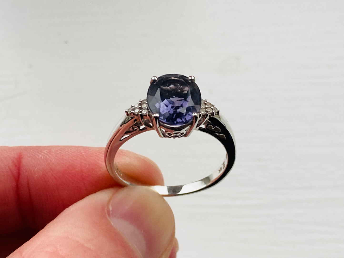 9ct Gold Iolite & Diamond Ring