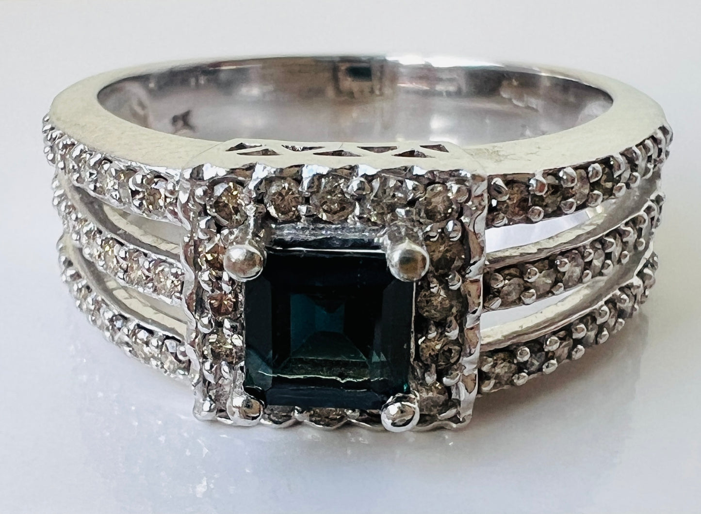 9ct Gold Sapphire & Diamond Ring