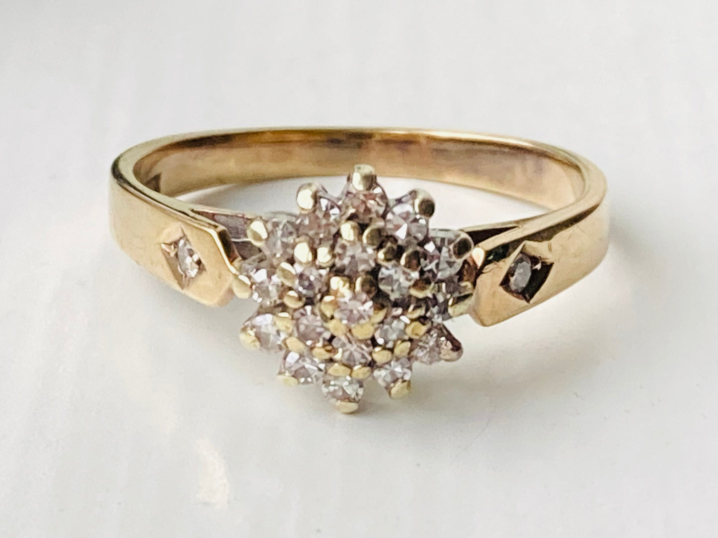 Vintage 9ct Gold Diamond Ring