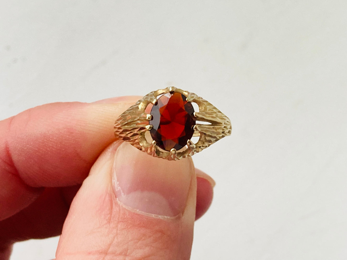 9ct Gold Garnet Ring