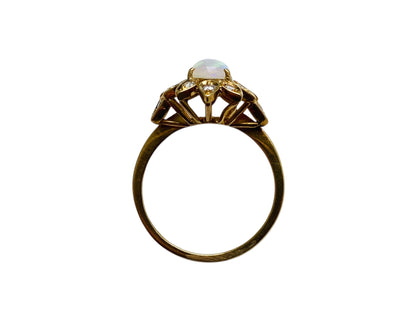 Vintage 18ct Gold Opal & Diamond Ring