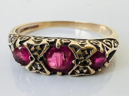 9ct Gold Ruby & Diamond Ring