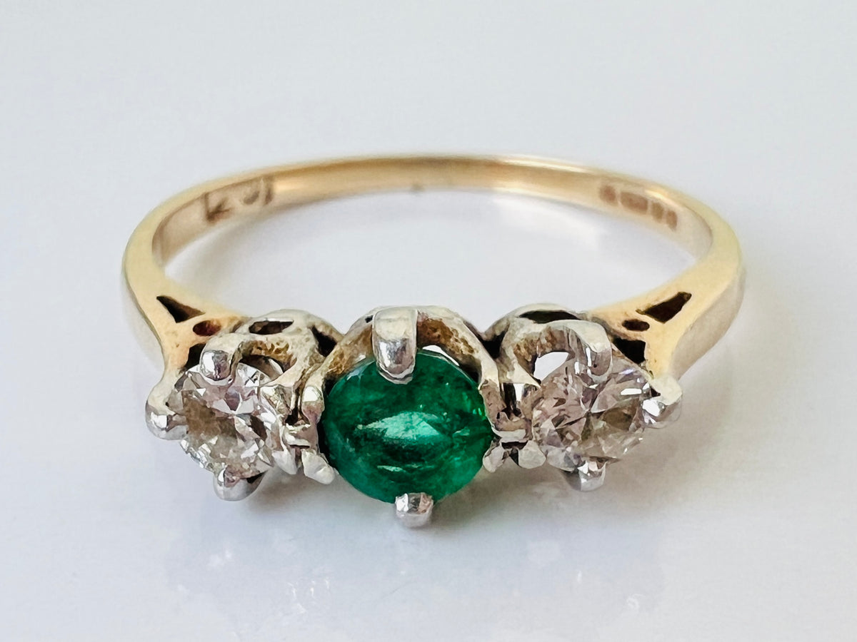 Vintage 9ct Gold Emerald & Diamond Trilogy Ring