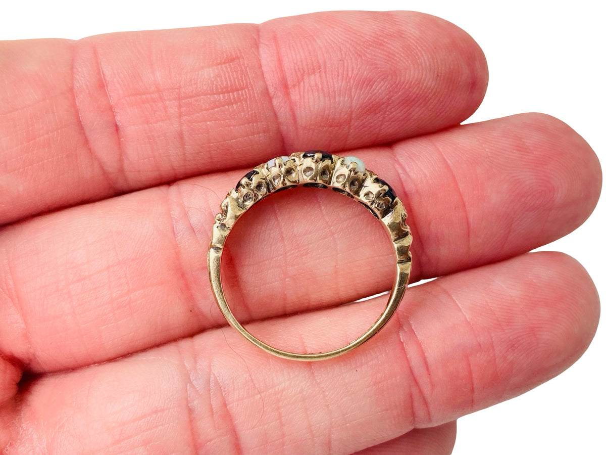 Vintage 9ct Gold Opal & Sapphire Ring