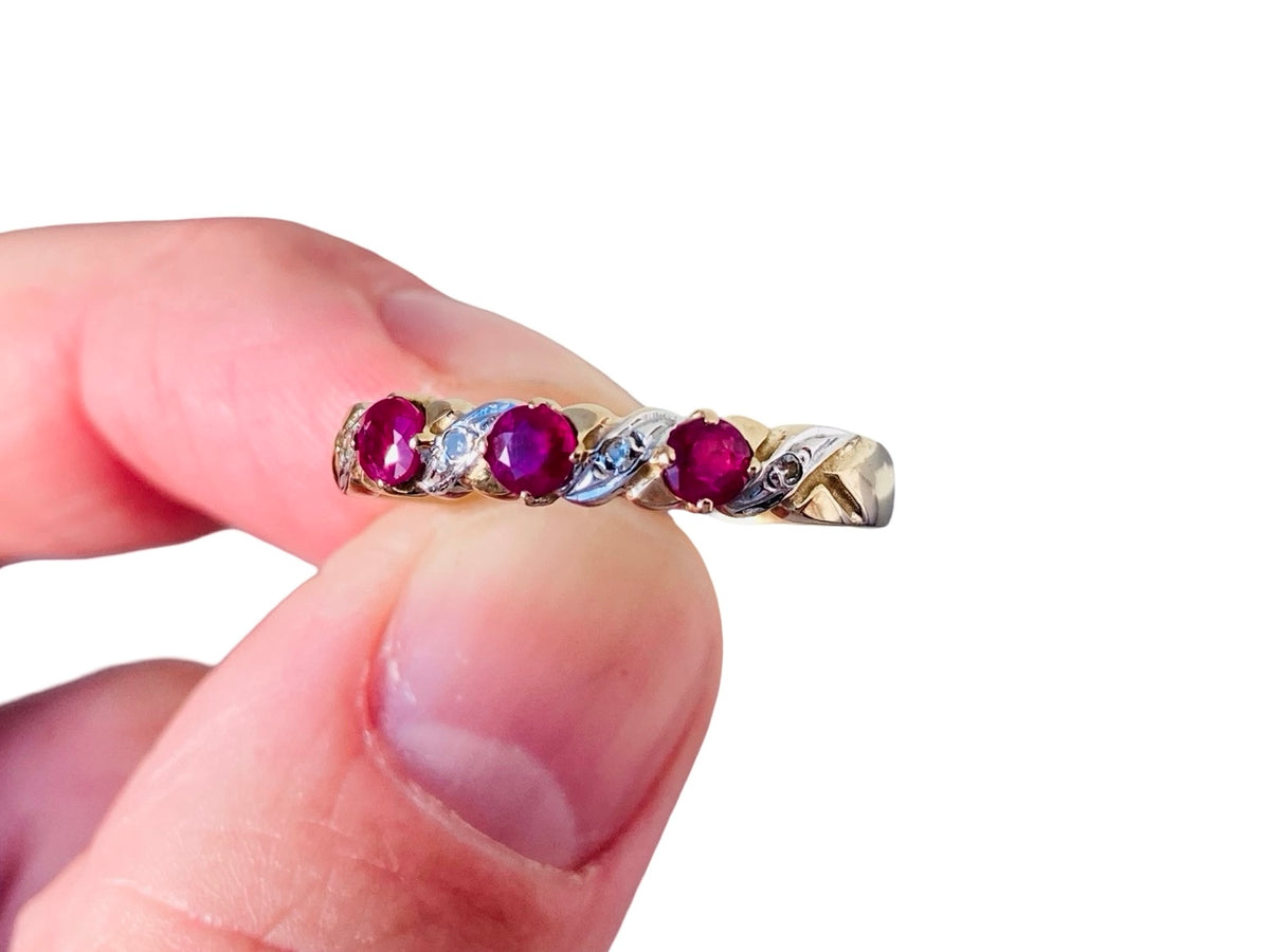 9ct Gold Ruby & Diamond Ring