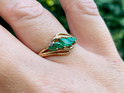 9ct Gold Emerald & Diamond Ring