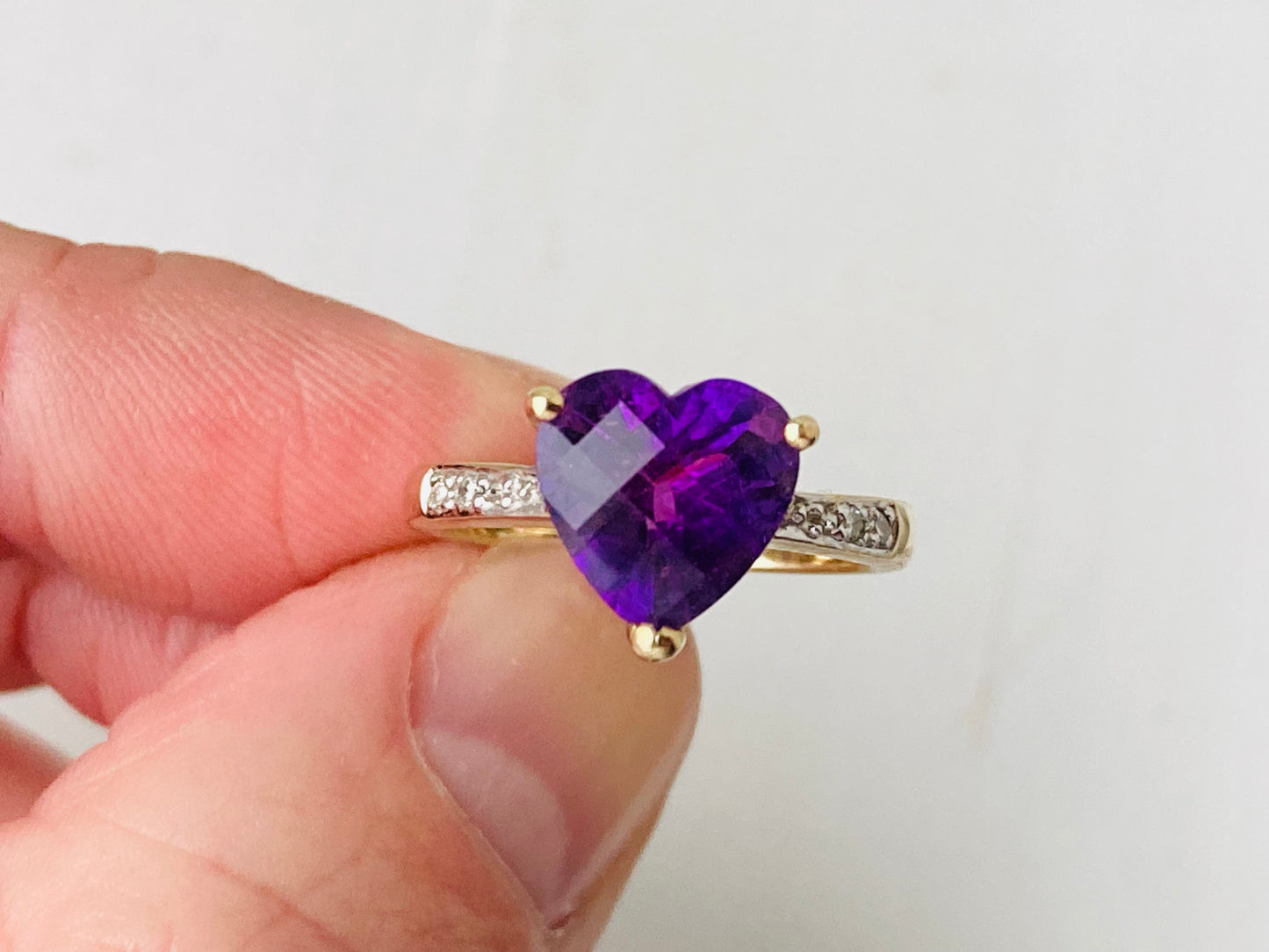 9ct Gold Amethyst & Diamond Ring