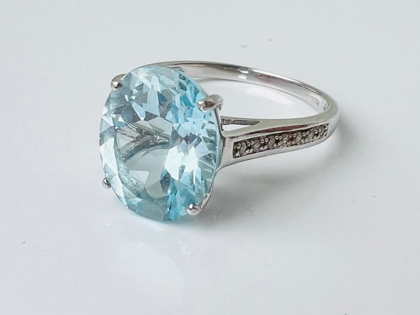 9ct Gold Topaz & Diamond Ring