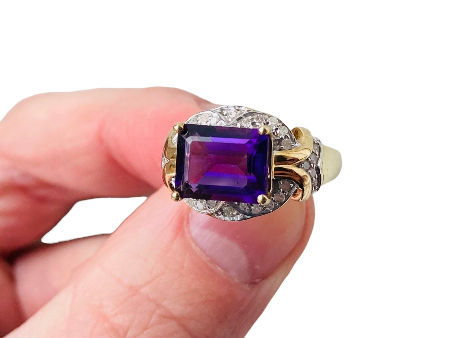 9ct Gold Amethyst & Diamond Ring