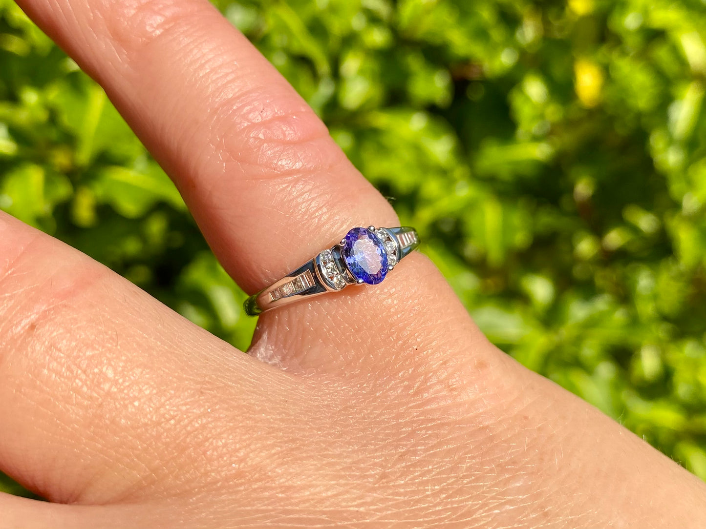 9ct Gold Tanzanite & Diamond Ring