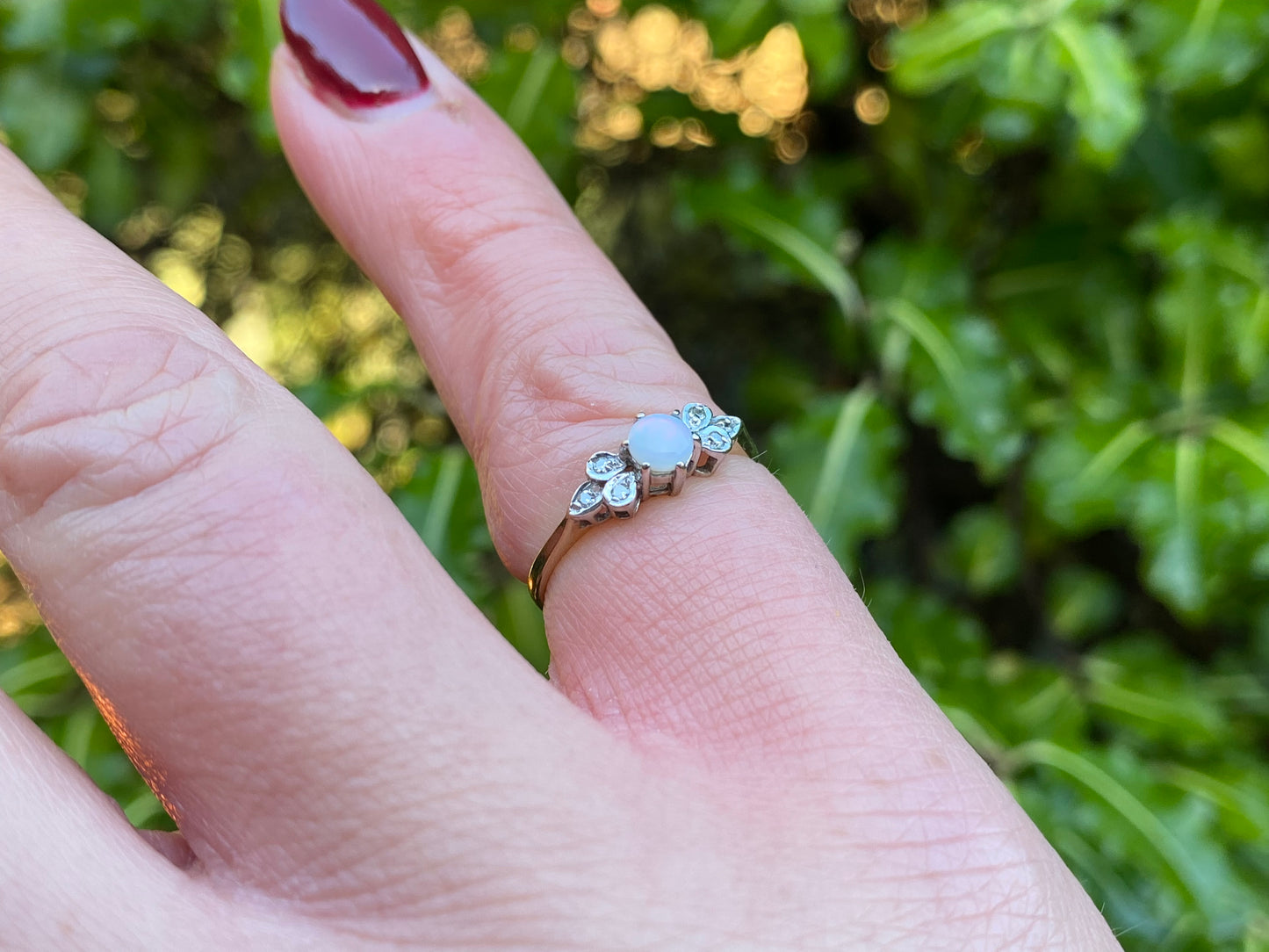 Vintage 9ct Gold Opal & Diamond Ring