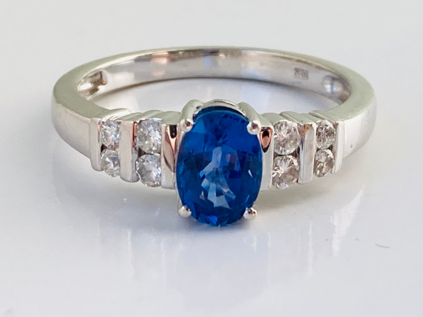 18ct Gold Ceylon Blue Sapphire & Diamond ILIANA Ring