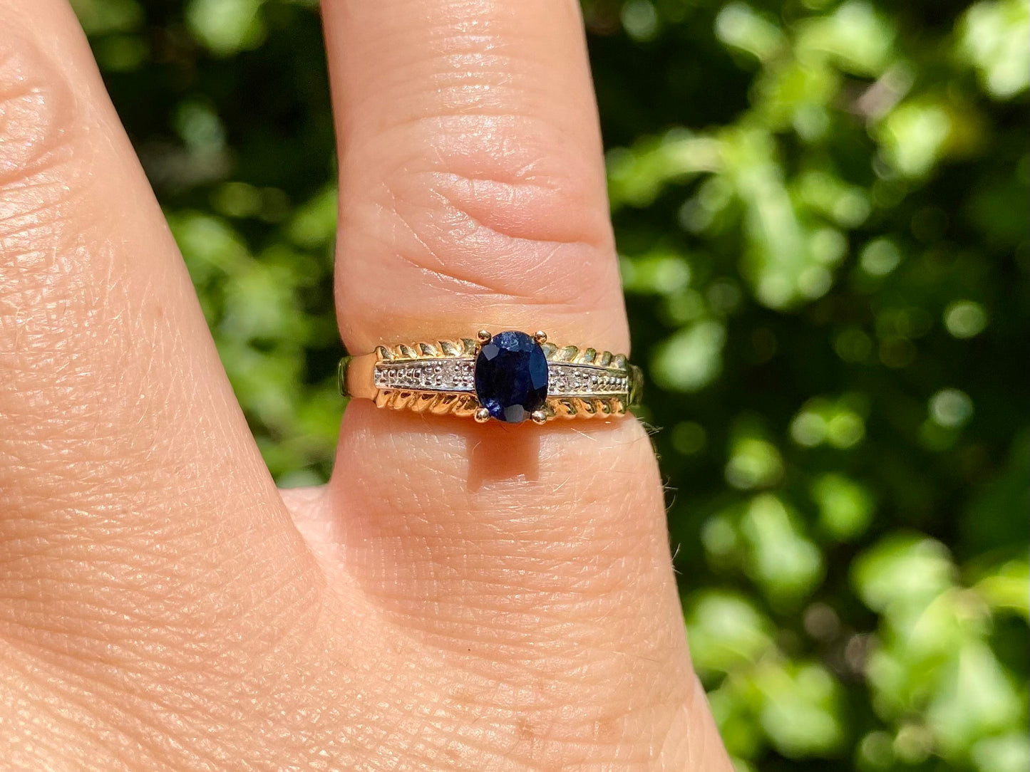 9ct Gold Sapphire & Diamond Ring