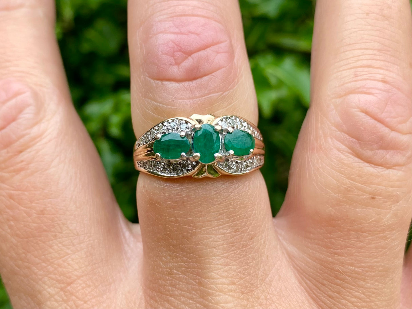 9ct Gold Emerald & Diamond Ring