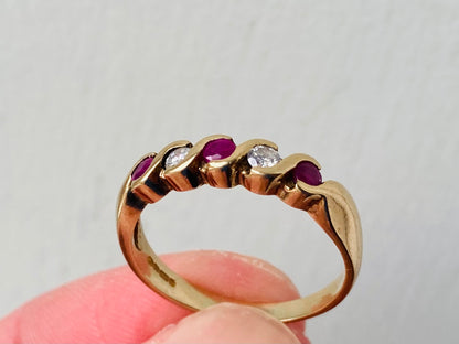 9ct Gold Ruby & Diamond Ring