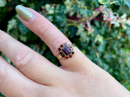 Vintage 14ct Gold Garnet Ring