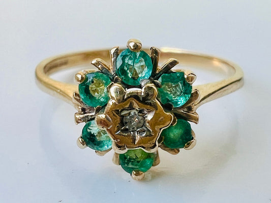 9ct Gold Emerald & Diamond Ring