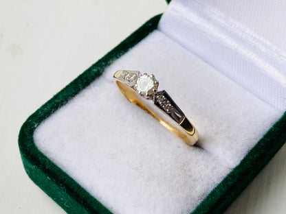 Vintage 18ct Gold & Platinum Diamond Ring