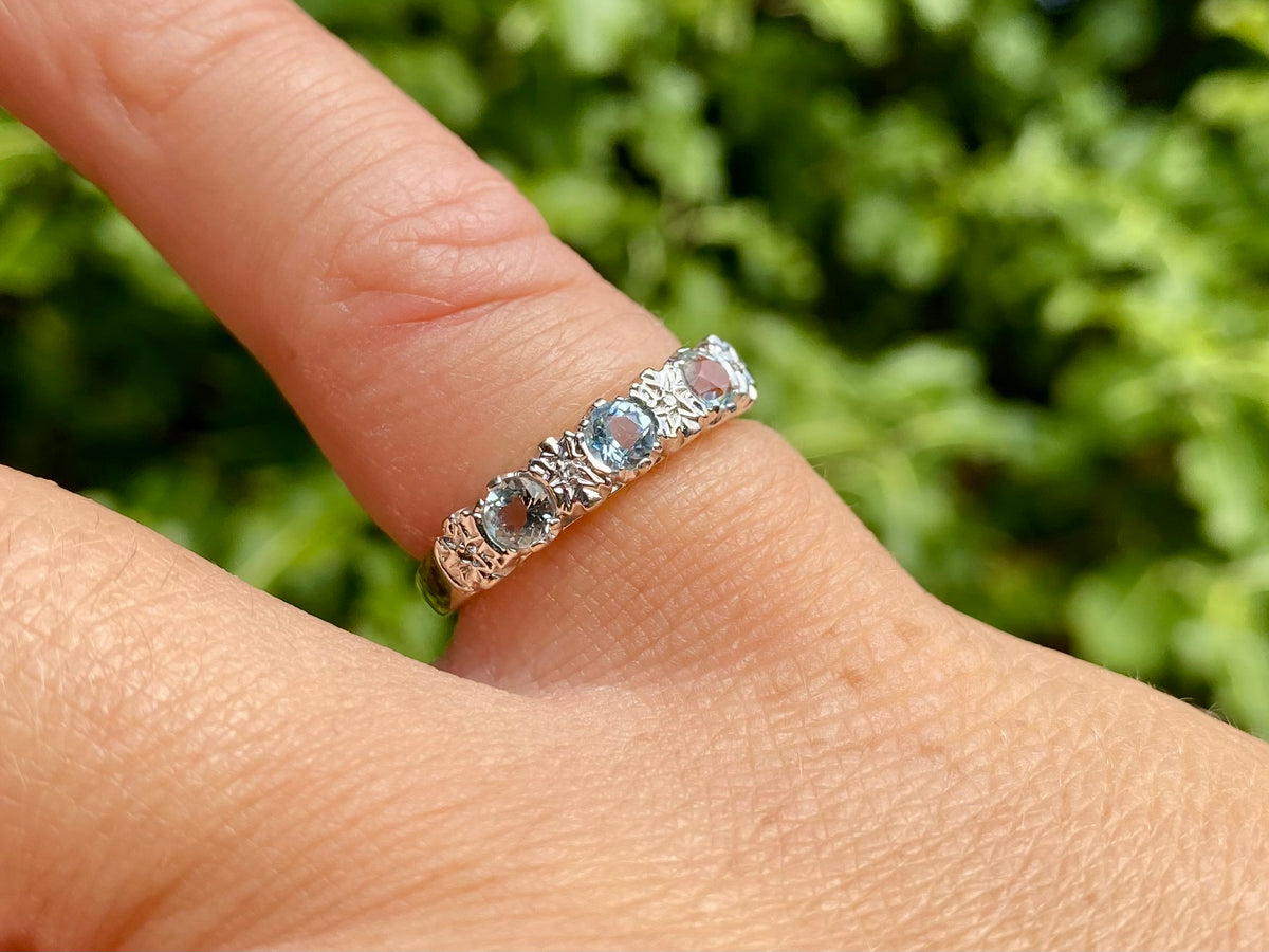 9ct Gold Aquamarine & Diamond Ring