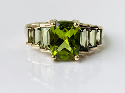 9ct Gold Peridot Ring