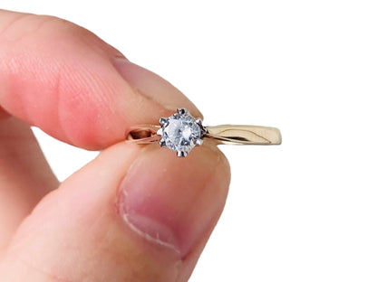 Vintage 9ct Gold Diamond Ring