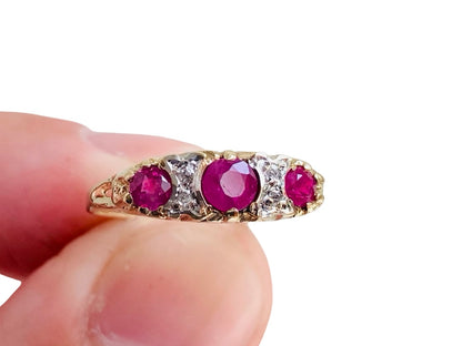 Vintage 9ct Gold Ruby & Diamond Ring