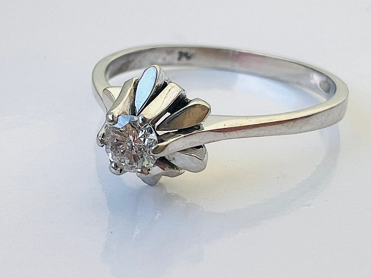 Vintage 18ct Gold Solitaire Diamond Ring