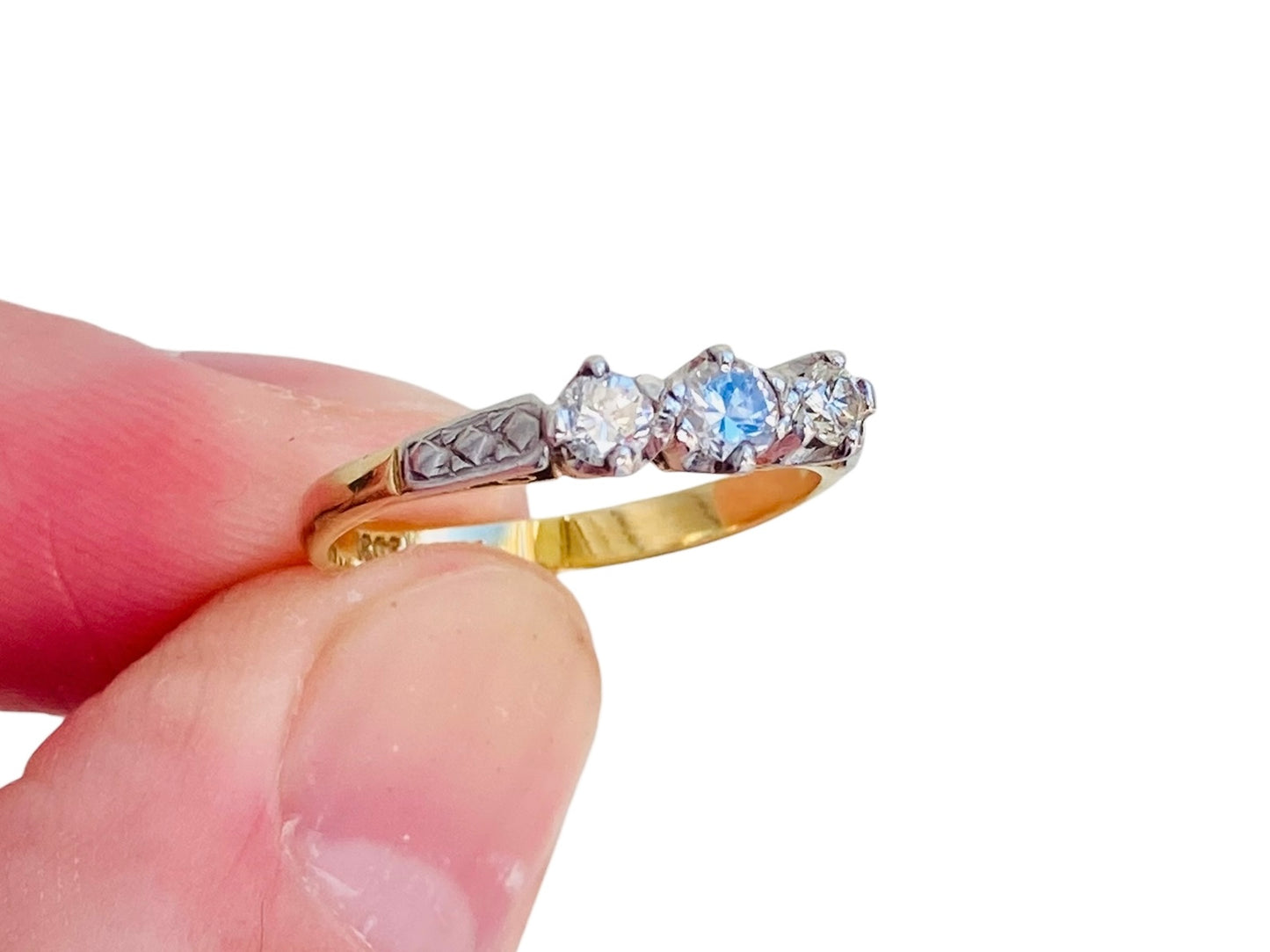 Vintage 18ct Gold Three-Stone Diamond Ring