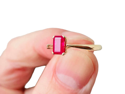 9ct Gold Ruby Ring