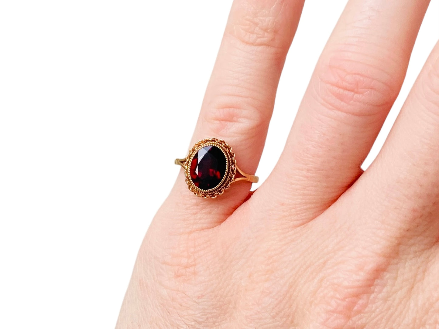 9ct Gold Garnet Ring