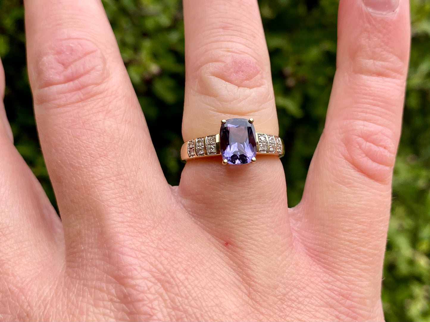 9ct Gold Iolite & Diamond Ring