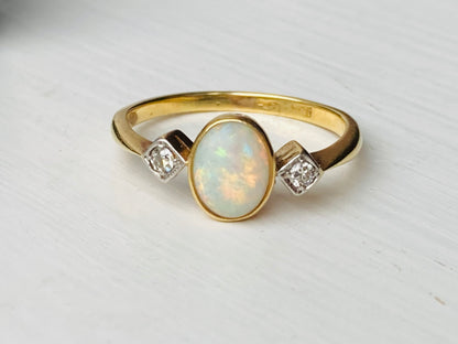 Antique 18ct Gold Opal & Diamond Ring