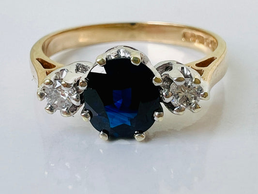 Vintage 9ct Gold Sapphire & Diamond Trilogy Ring