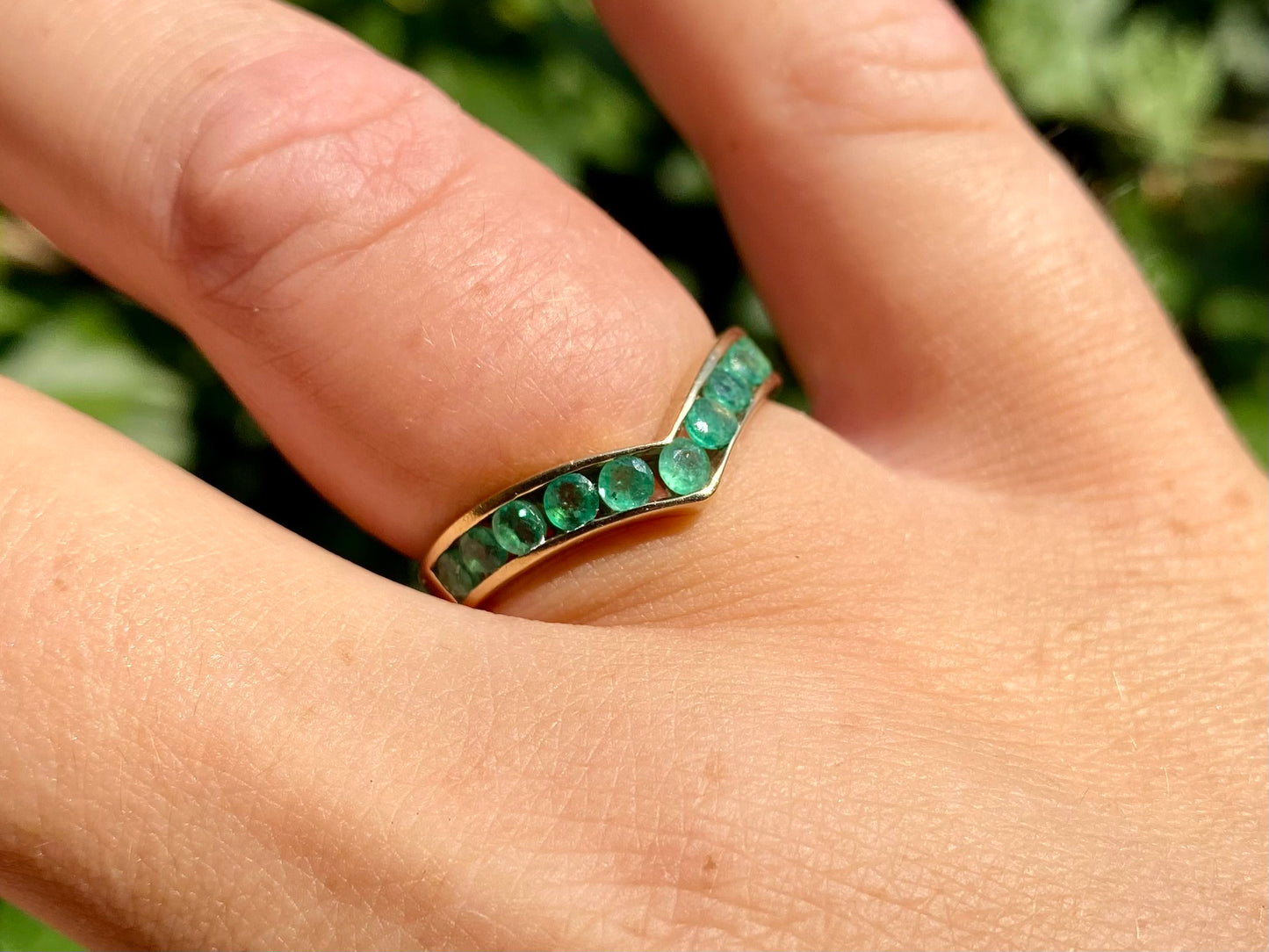 9ct Gold Emerald Wishbone Ring