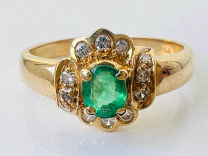 Vintage 18ct Gold Emerald & Diamond Ring