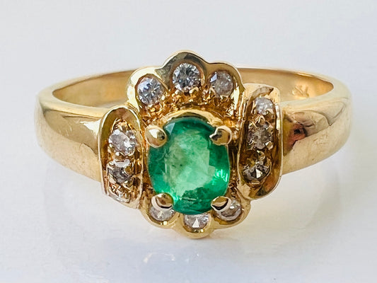 Vintage 18ct Gold Emerald & Diamond Ring