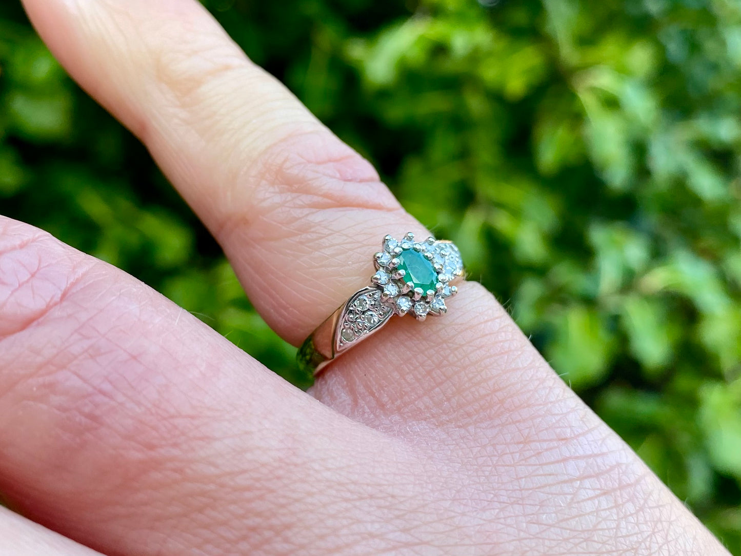 Vintage 9ct Gold Emerald & Diamond Ring