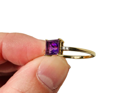 9ct Gold Amethyst & Diamond Ring