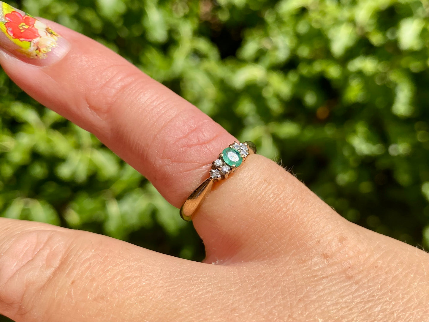 Vintage 9ct Gold Emerald & Diamond Ring