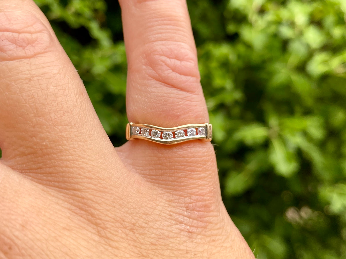 9ct Gold Curved Diamond Ring