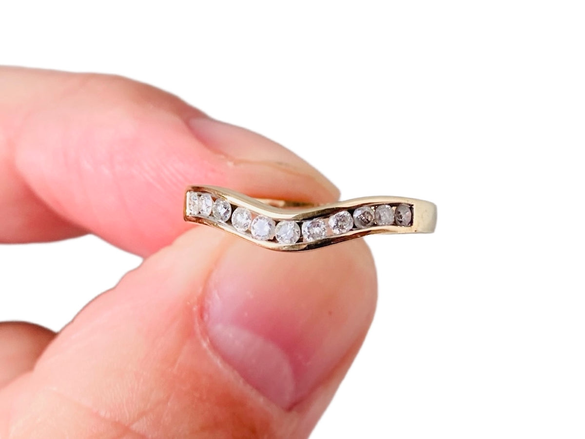 9ct Gold 0.25ct Diamond Wishbone Ring