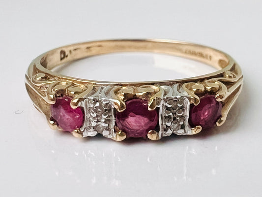 Vintage 9ct Gold Ruby & Diamond Ring
