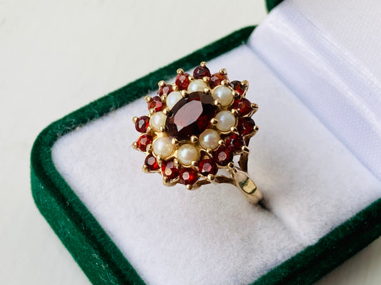 Vintage 9ct Gold Garnet & Pearl Ring