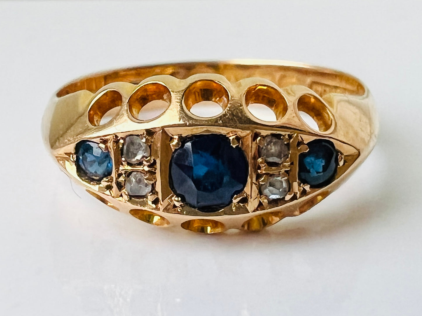 Antique 18ct Gold Sapphire & Diamond Ring