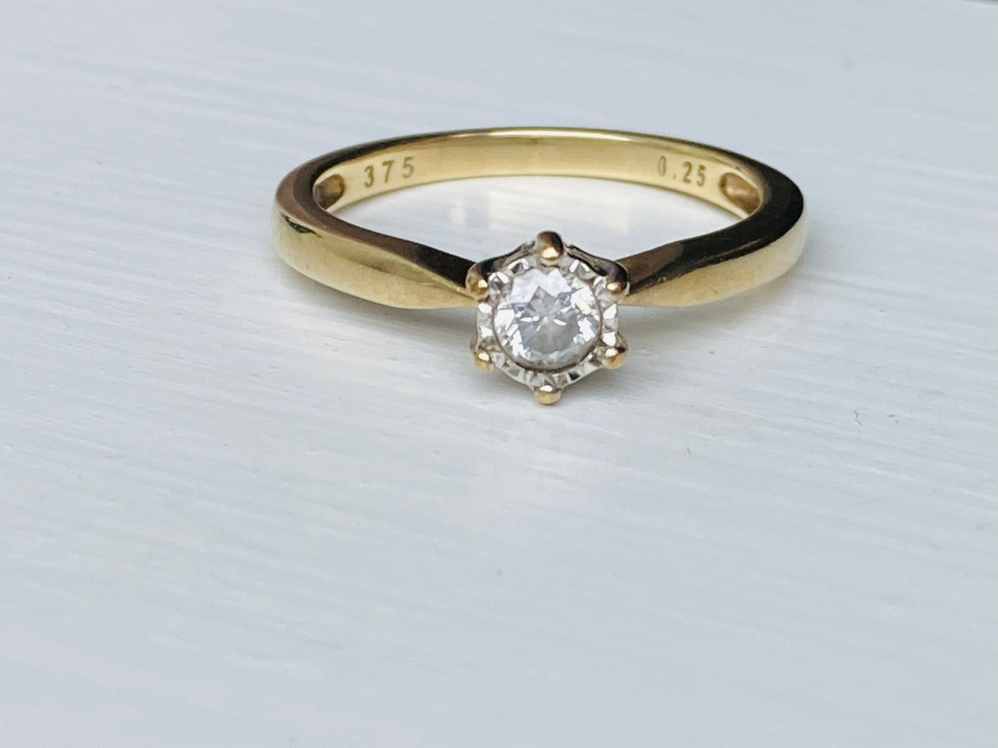 9ct Gold Diamond Ring