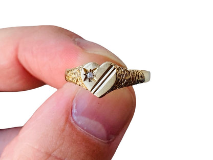 Vintage 9ct Gold Heart Diamond Signet Ring