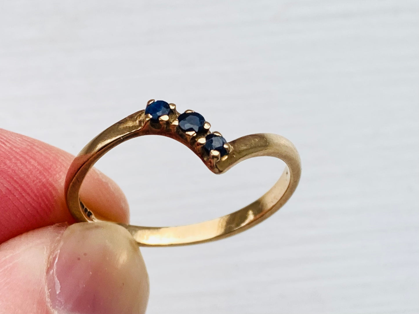 Vintage 9ct Gold Sapphire Ring