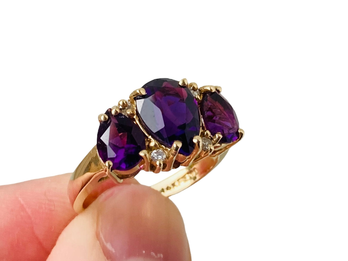 14ct Gold Amethyst & Diamond Ring