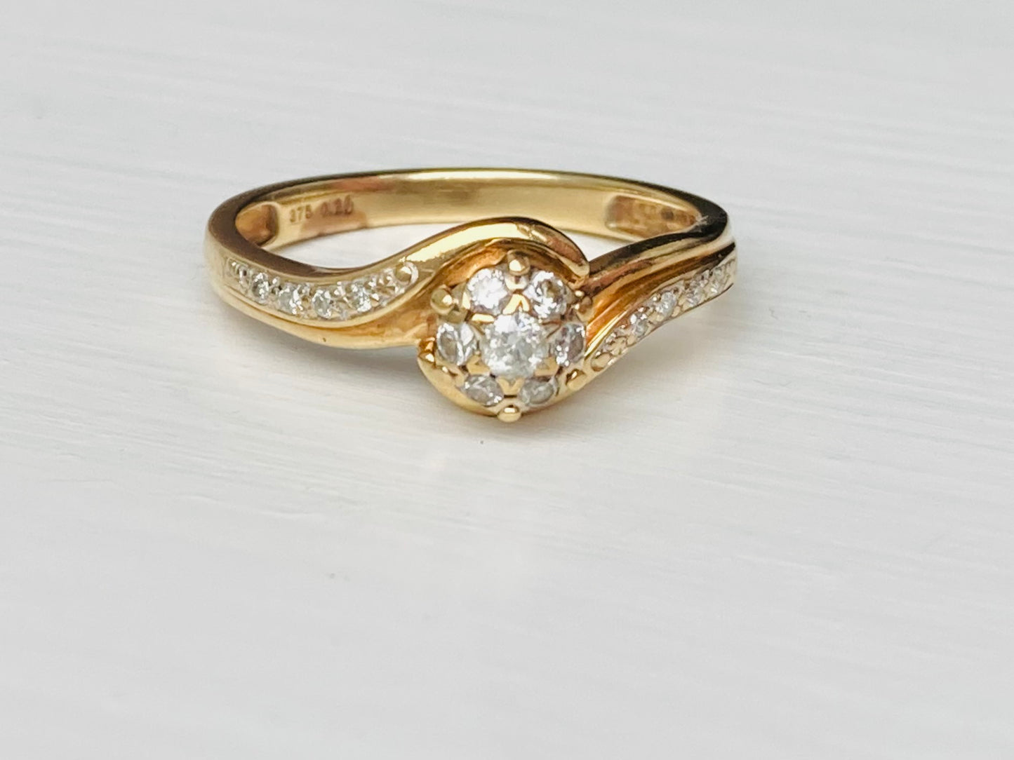 9ct Gold Diamond Ring